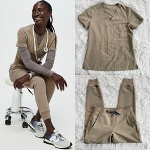 Figs Tan Women's Scrub Set